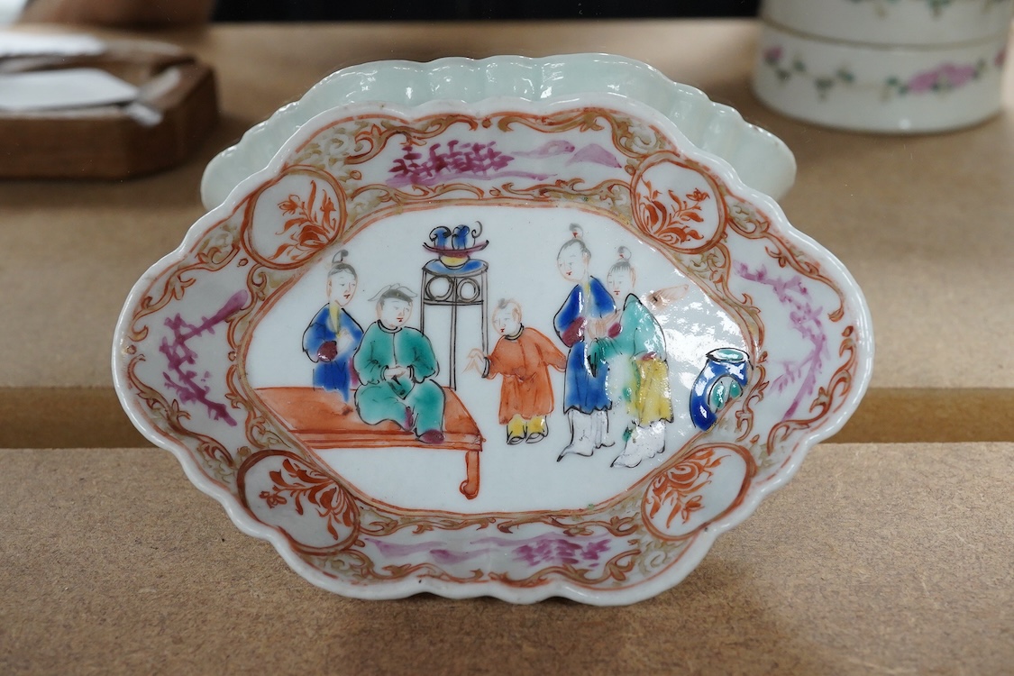 A late 18th Century Chinese export famille rose spoon dish, 13cm wide